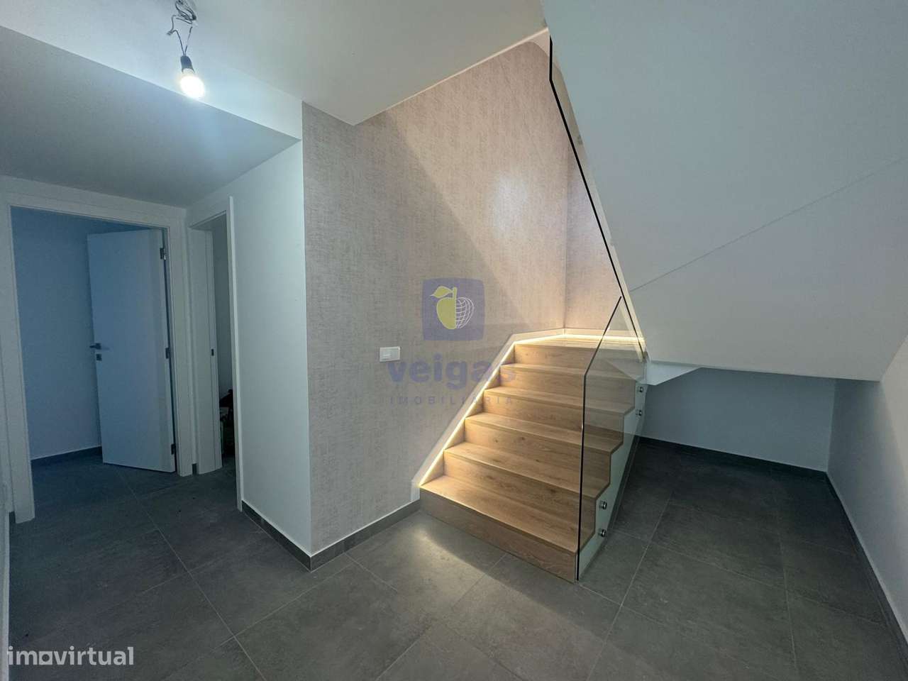 Moradia T4 C/ Piscina -  Bairro Primavera-30