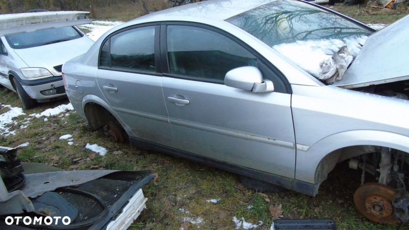 DRZWI PRZEDNIE PRAWE OPEL VECTRA C EUROPA SEDAN - 1