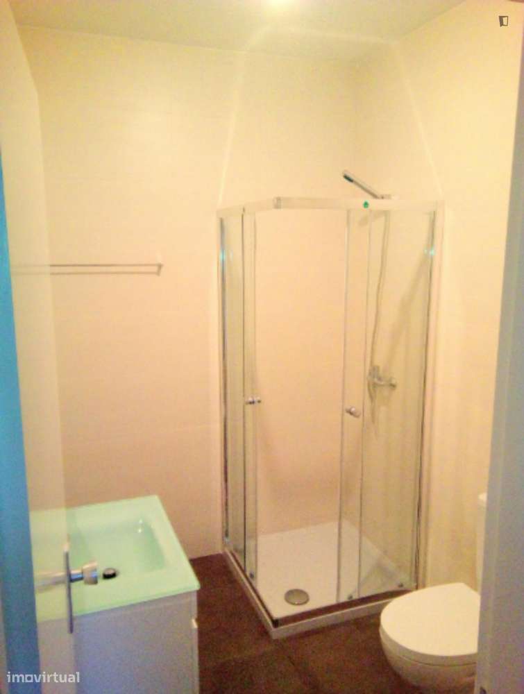 Apartamento com 3 quartos - localizado em Guimaraes - Grande imagem: 4/10