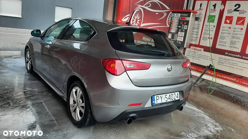 Alfa Romeo Giulietta 2.0 JTDM 16V - 5