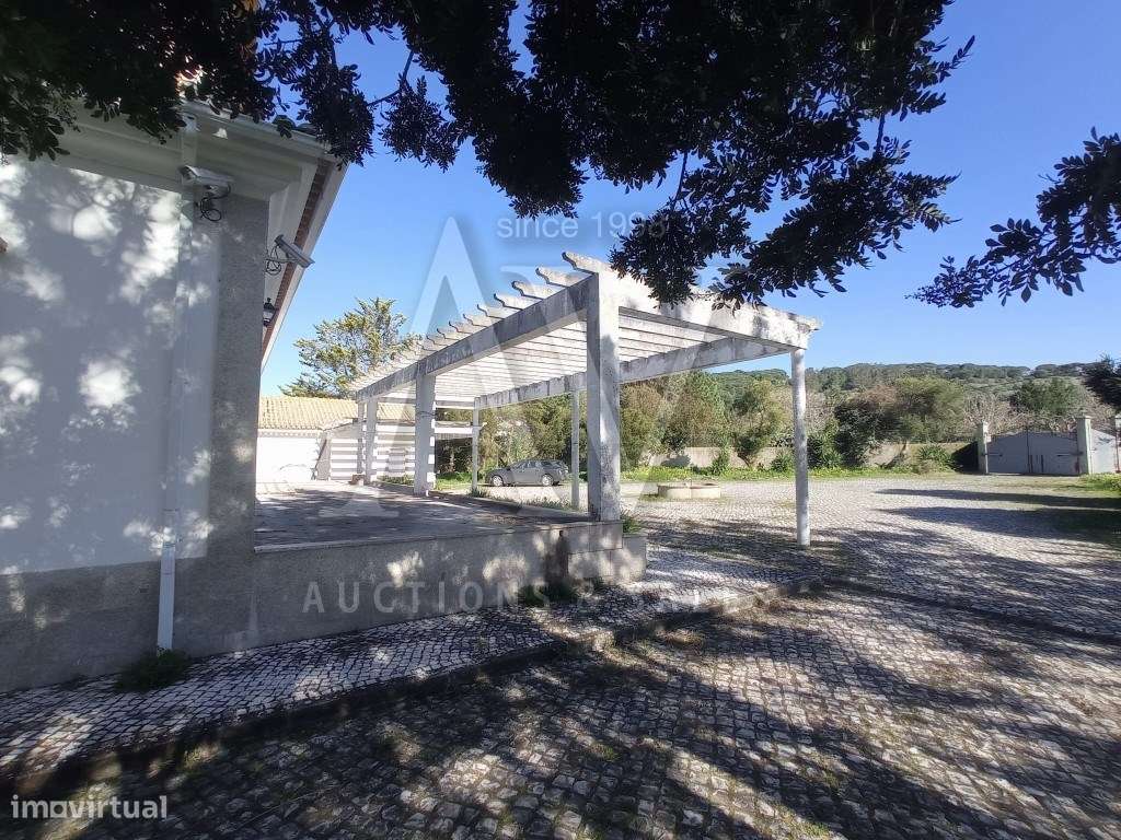 Quinta composta por moradia de dois pisos, com piscina, garagem e t...-4