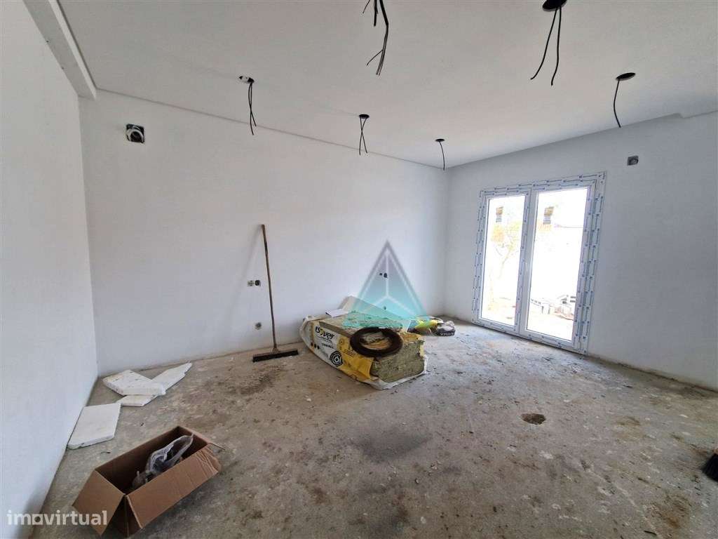 Moradia Isolada * * 5 Assoalhadas * * * Piscina - Grande imagem: 5/17