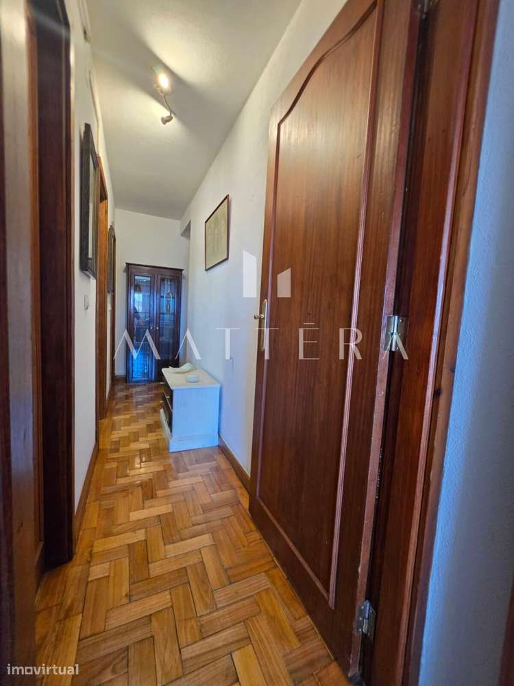Apartamento T2 com boa exposição solar em Ramalde – Porto-7