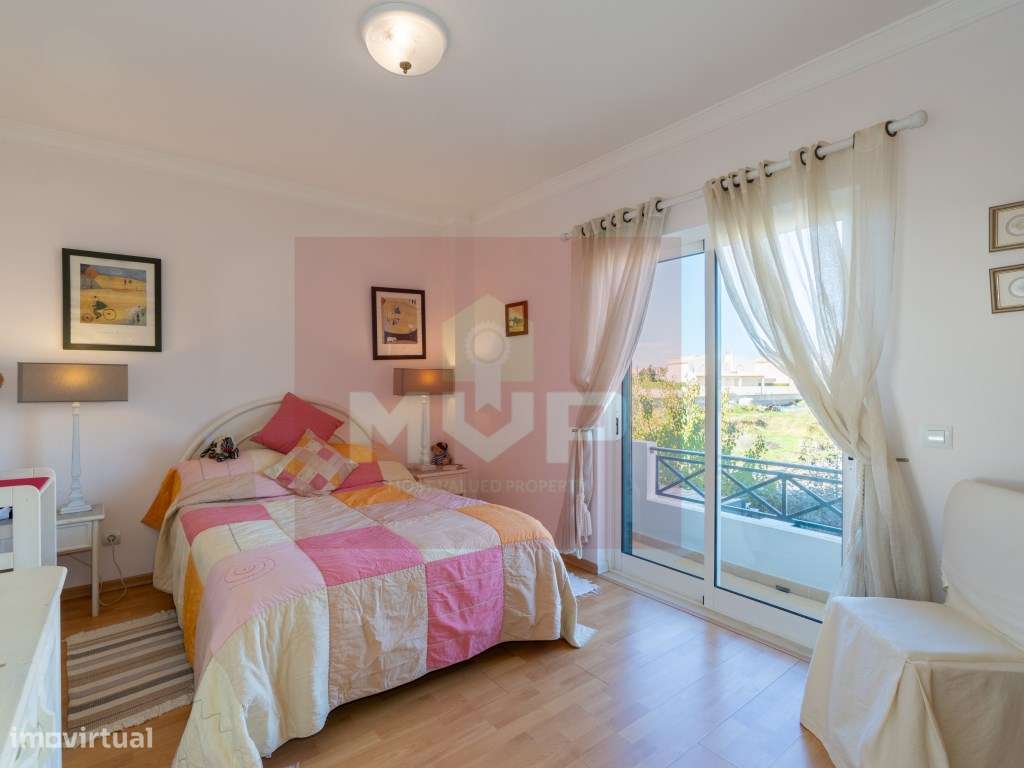 Moradia em banda V3 em Quelfes-22