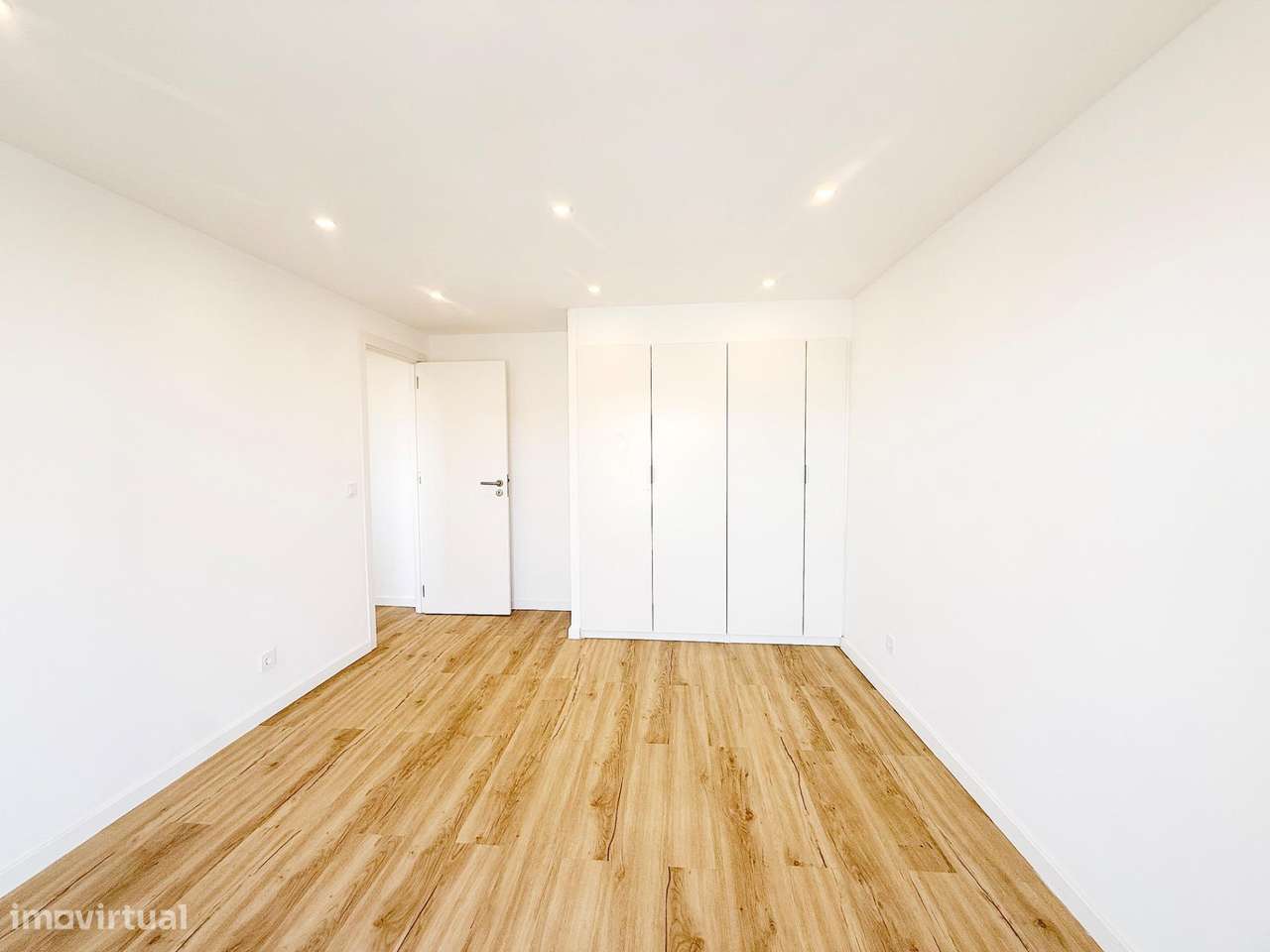 T2 remodelado c/ varanda e vista rio!-26