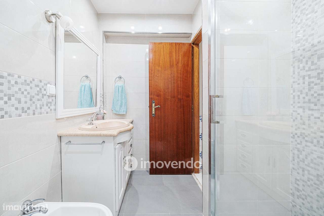 Apartamento T3, com áreas amplas, em Setúbal-56