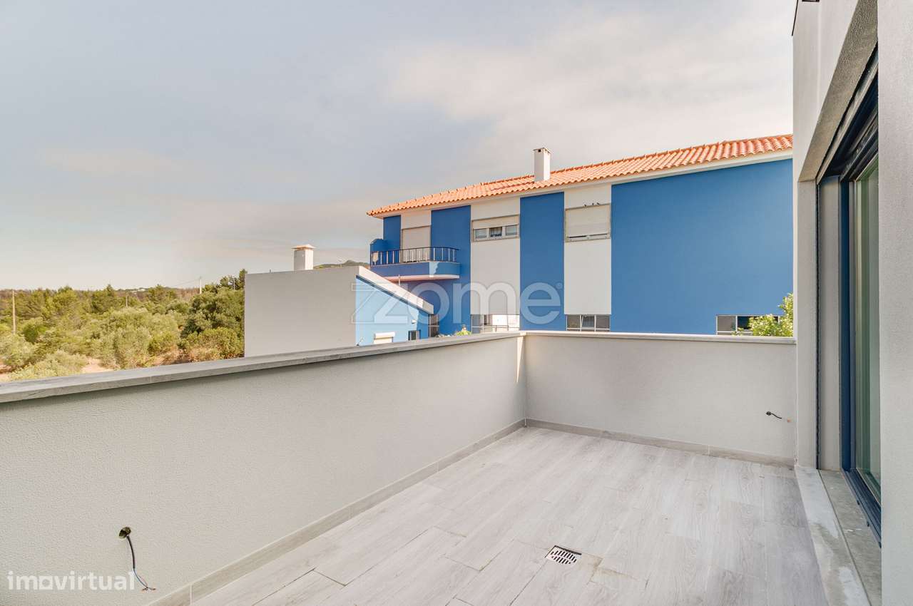 Moradia T3 com Piscina e Jardim no Zambujeiro – Alcabideche-24