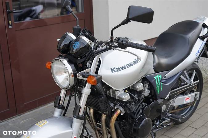 Kawasaki ZR - 30