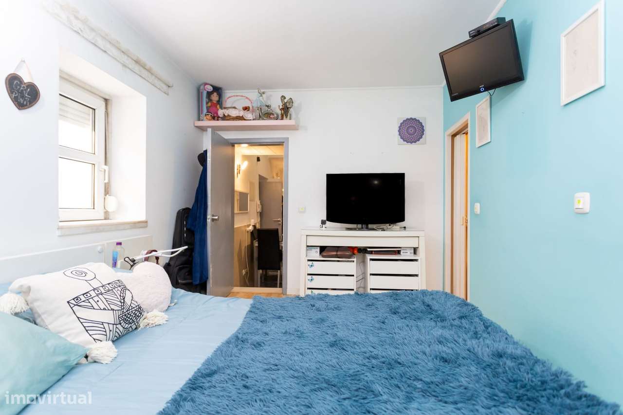 Moradia independente na Rua da Escola Nova-11