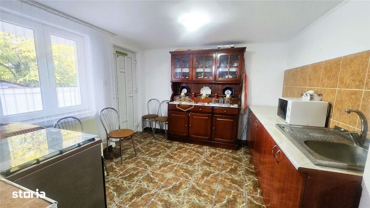 VIDEO | Casa spatioasa cu 8 camere, garaj si curte proprie | Baritiu-4