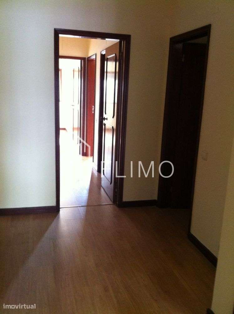 Apartamento T2+1 em São João da Madeira-12