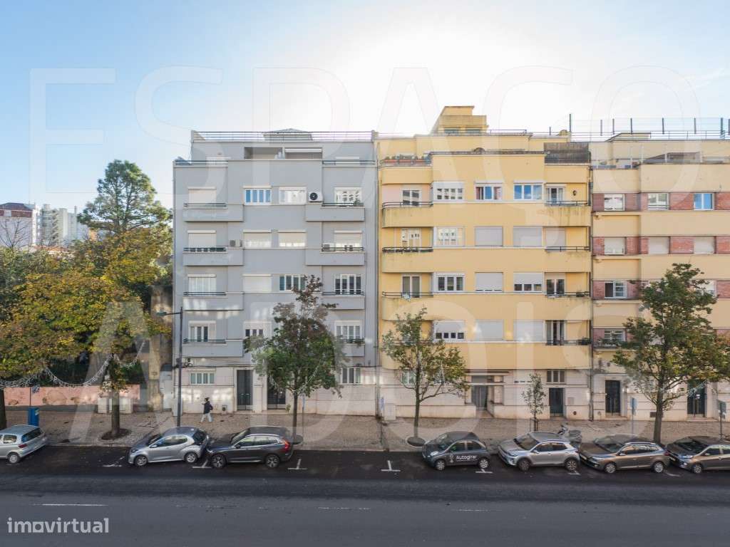 TUDO À MÃO! OPÇÃO DE GARAGEM! Grandes áreas. Excelente estado (pint... - Grande imagem: 5/60