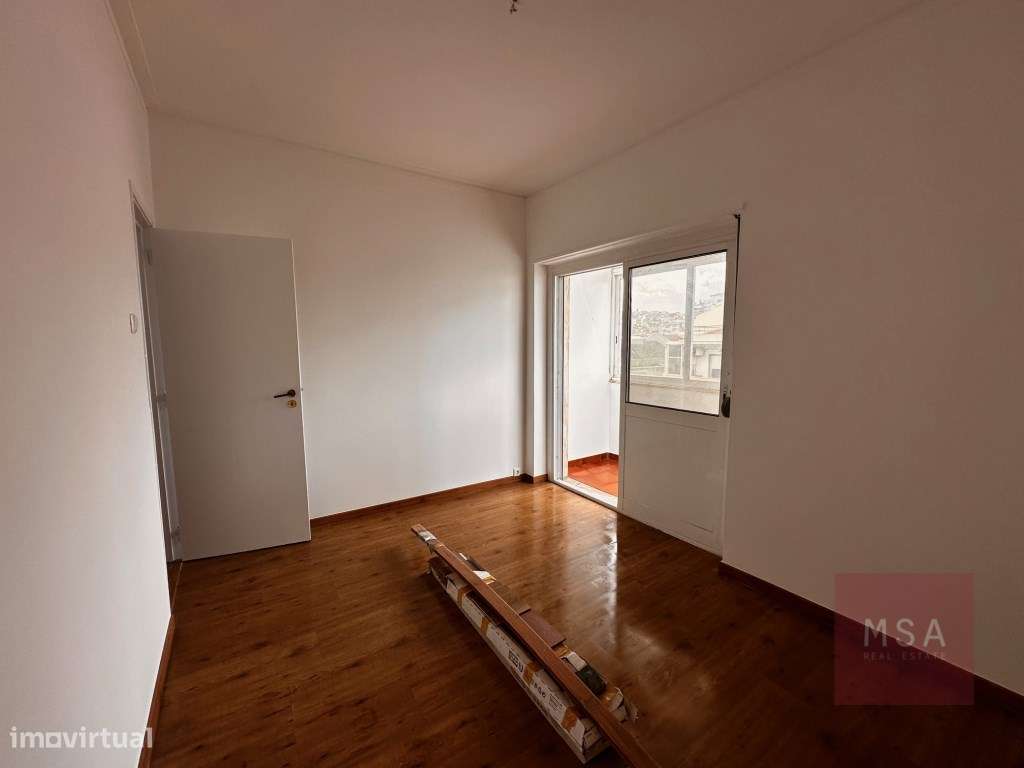 Apartamento T1+1 em Benfica com 70m2-9