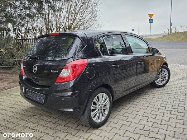 Opel Corsa 1.4 16V Cosmo - 3