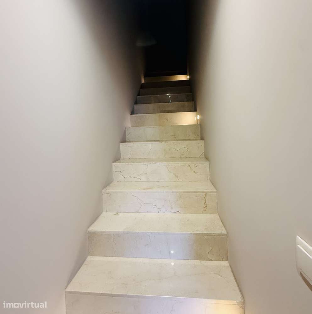 Moradia 3 frentes 200m praia-22