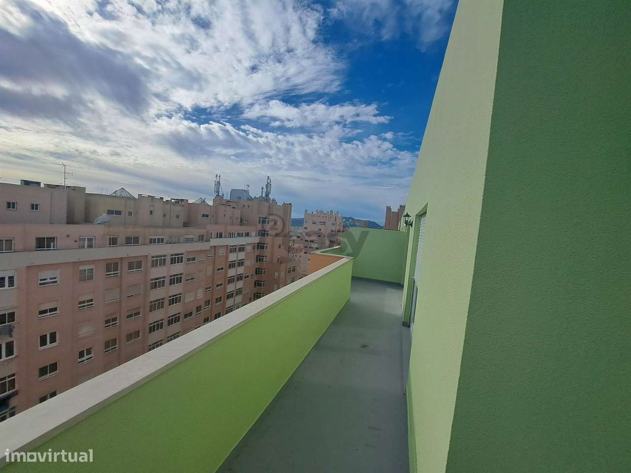 Apartamento T4 Duplex - Avenida de Fitares-5