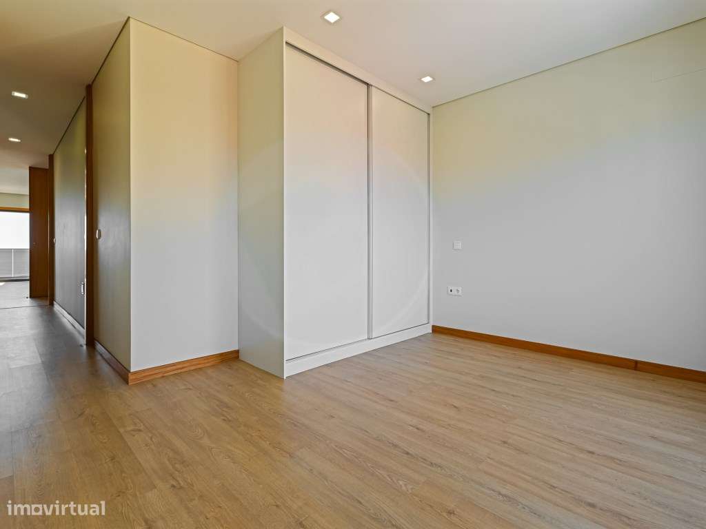 T2 NOVO no Último Piso em 1ª Linha de Mar c/ Terraço em Vila do Conde-34