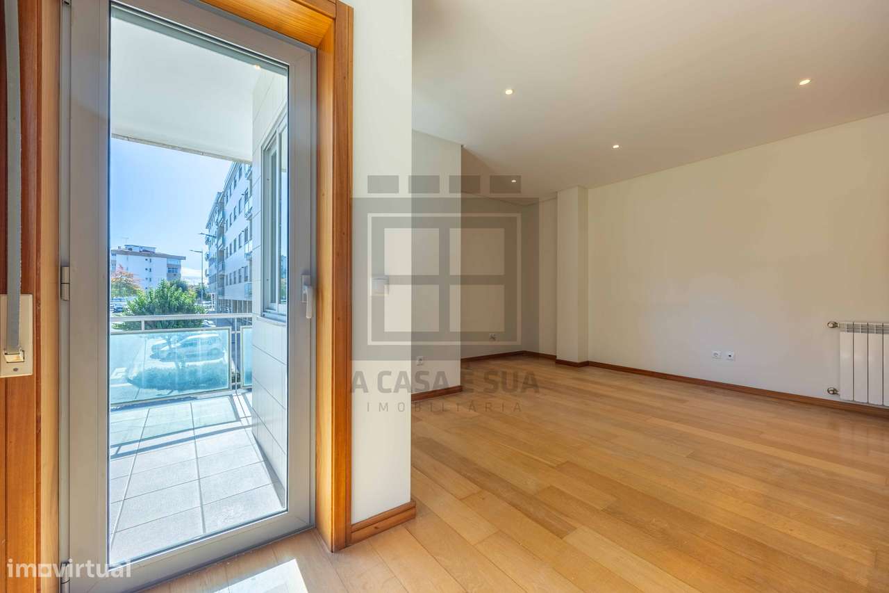 Apartamento T2 na urbanização dos Passionistas, S. M. Feira-8