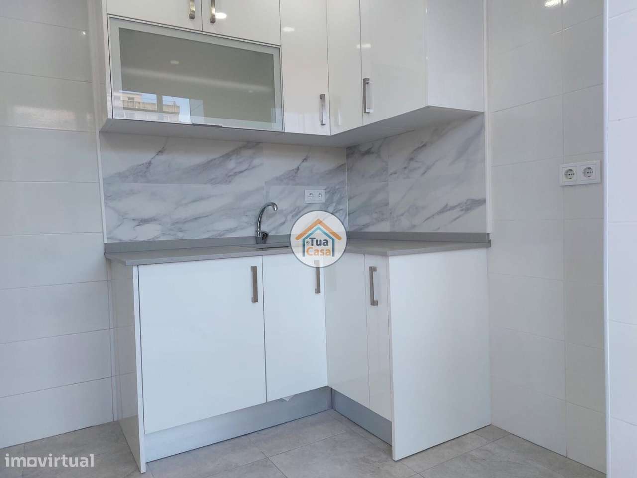 Apartamento T1 Totalmente Remodelado junto ao Jardim Constantino no Ce - Grande imagem: 3/22