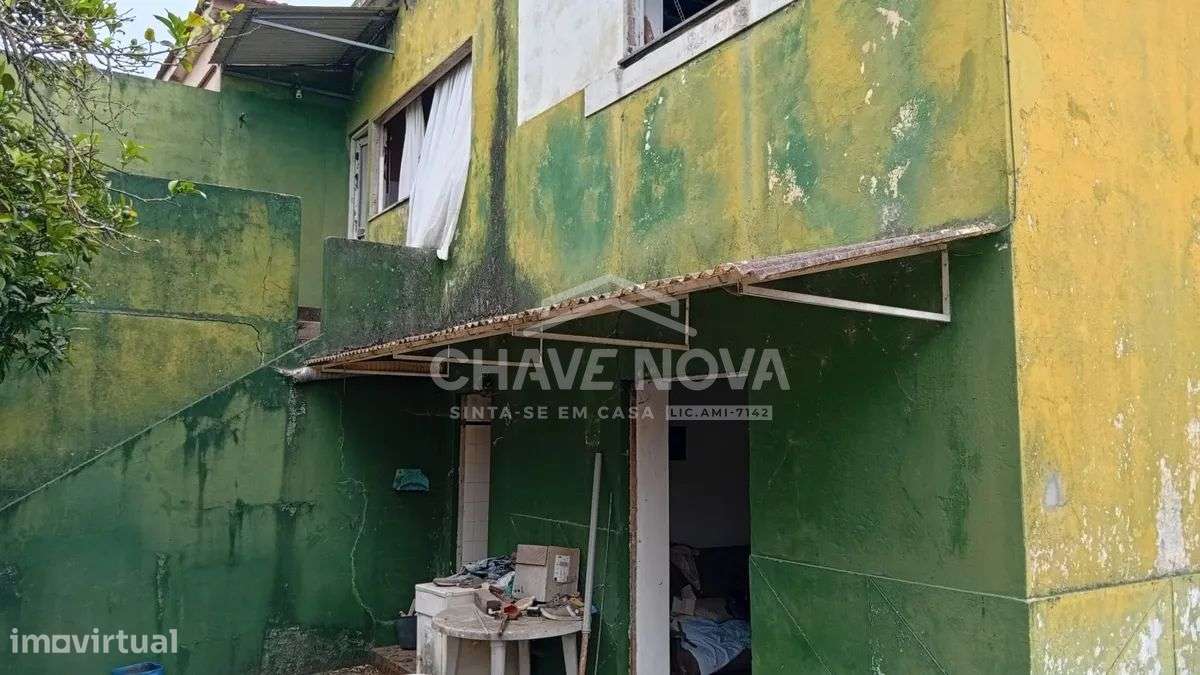 Moradia Isolada p/Recuperar em Valadares-25