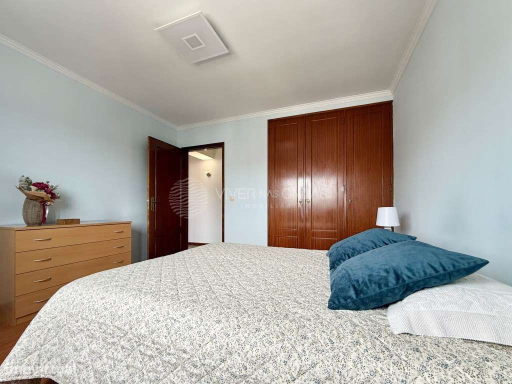 T2 Último Piso com Lareira e Lugar de Garagem | Pedras Rubras-19