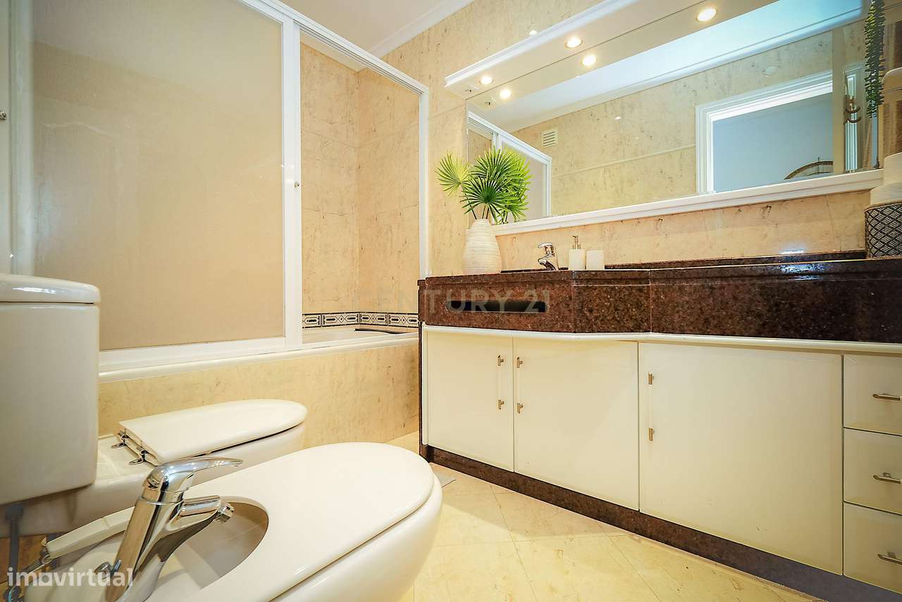 Apartamento T3 em Condomínio Privado no Estoril-13