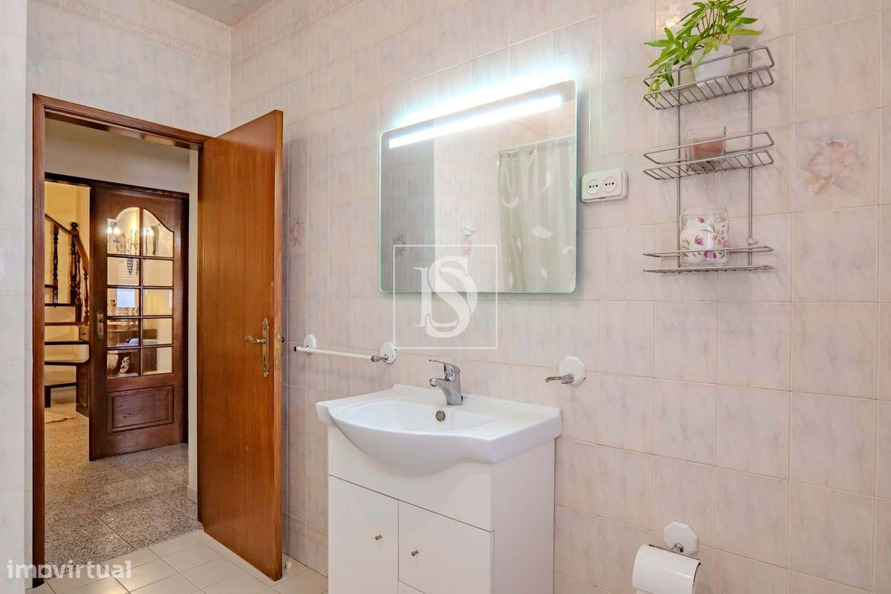 Moradia T3 + Lote Urbano 384m2 | Urb. Casal Tocha, Torres Novas-11