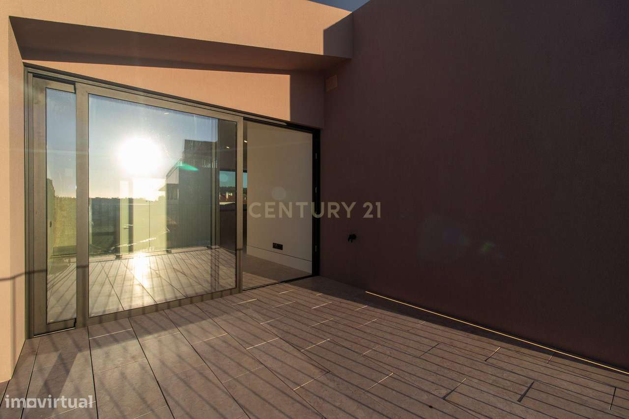 MORADIA T3 NO CORAÇÃO DE MAFRA – ESPAÇO, LUZ E SOFISTICAÇÃO-52