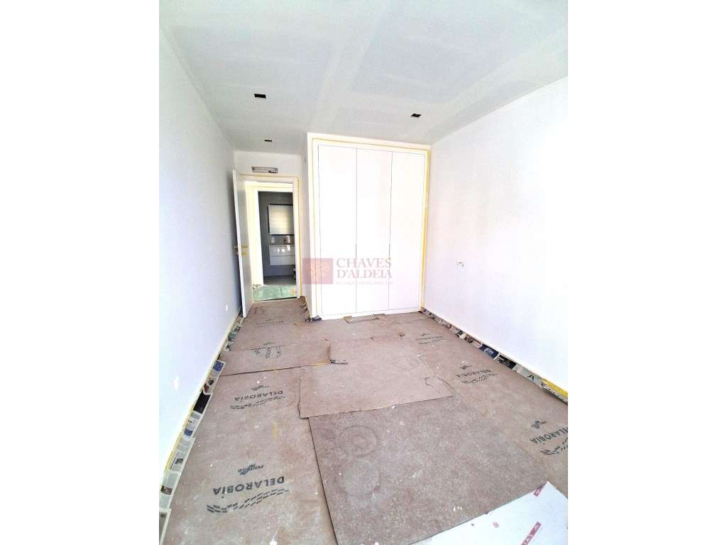 ERICEIRA - T2 COM TERRAÇO E VISTA MAR-4