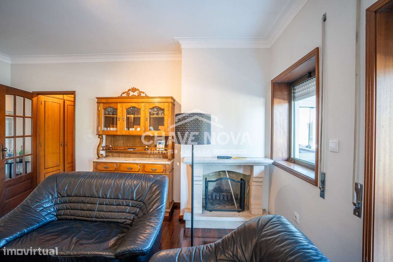 Apartamento T2  c/ Garagem, Varanda e Arrumos em Matosinhos-2