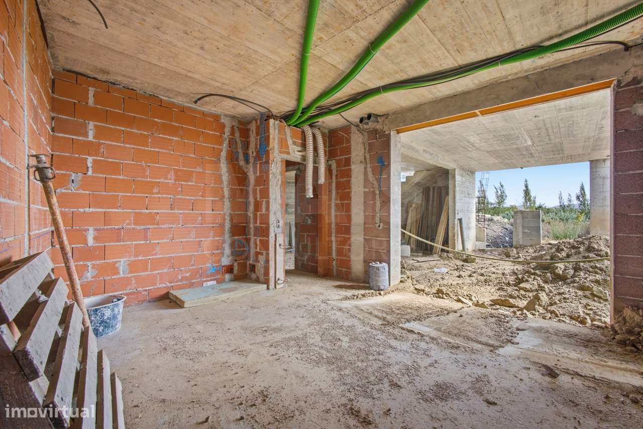 Moradia T4 com piscina em lote de 759m2 em Amoreira Óbidos-28