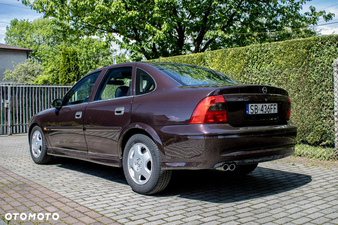 Opel Vectra 1.6 Comfort - 3