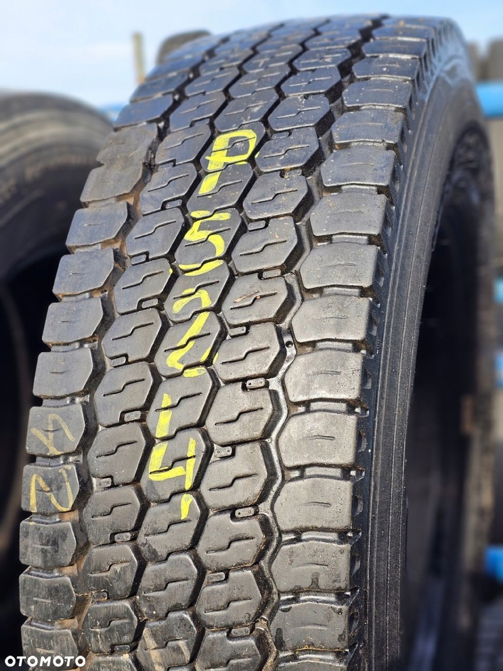 225/75R17,5 PIRELLI TR01 TRIATHLON 10,5mm 2021rok OPONA NAPĘDOWA TYŁ P524 - 1