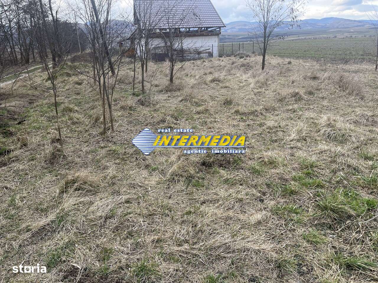 Teren intravilan de vanzare in suprafata de 800 mp in Ighiu - Imagine principală: 3/5