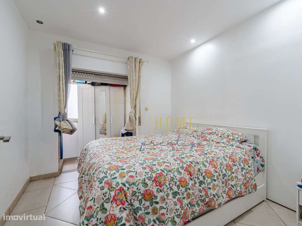 T3 convertido em T4 com Elevador | Junto ao Metro da Reboleira-15