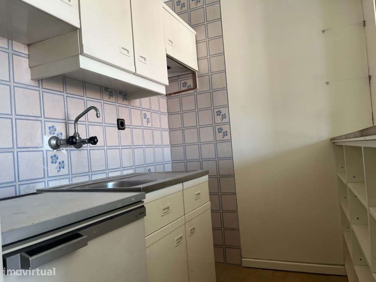 Apartamento T1 no centro do Porto com garagem-15