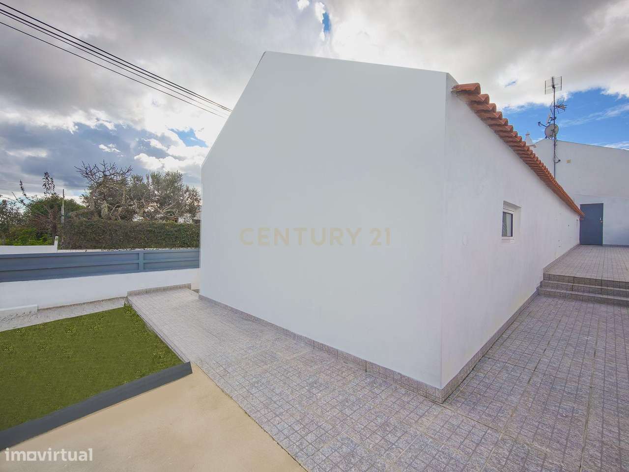 O Refúgio Perfeito em Tavira | Moradia T2 Térrea Renovada em 2024 junt-21