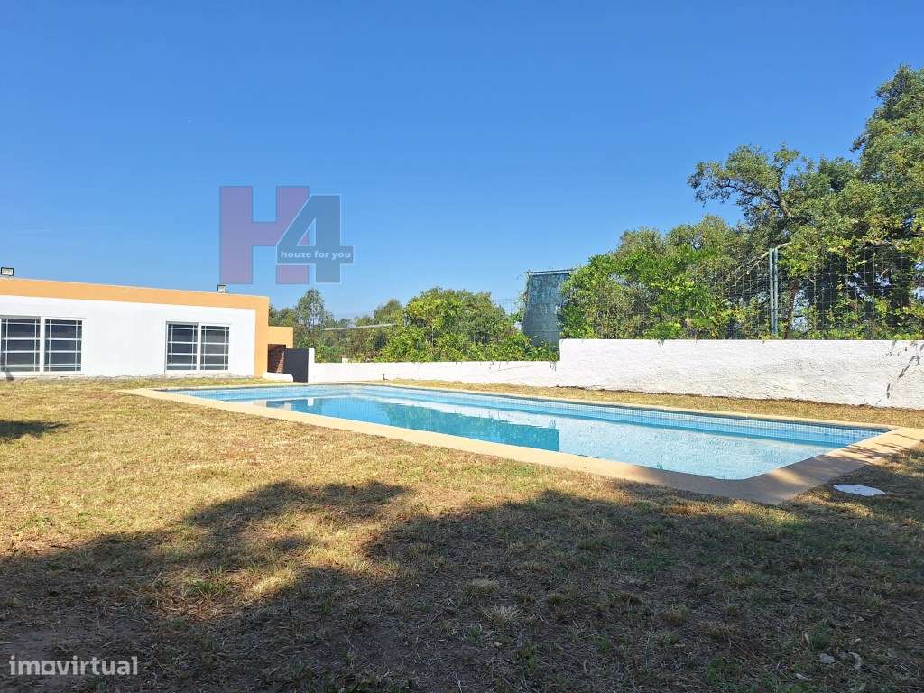 Moradia T4 com piscina inserida num terreno de 670m2 - Setúbal (OFE...-41