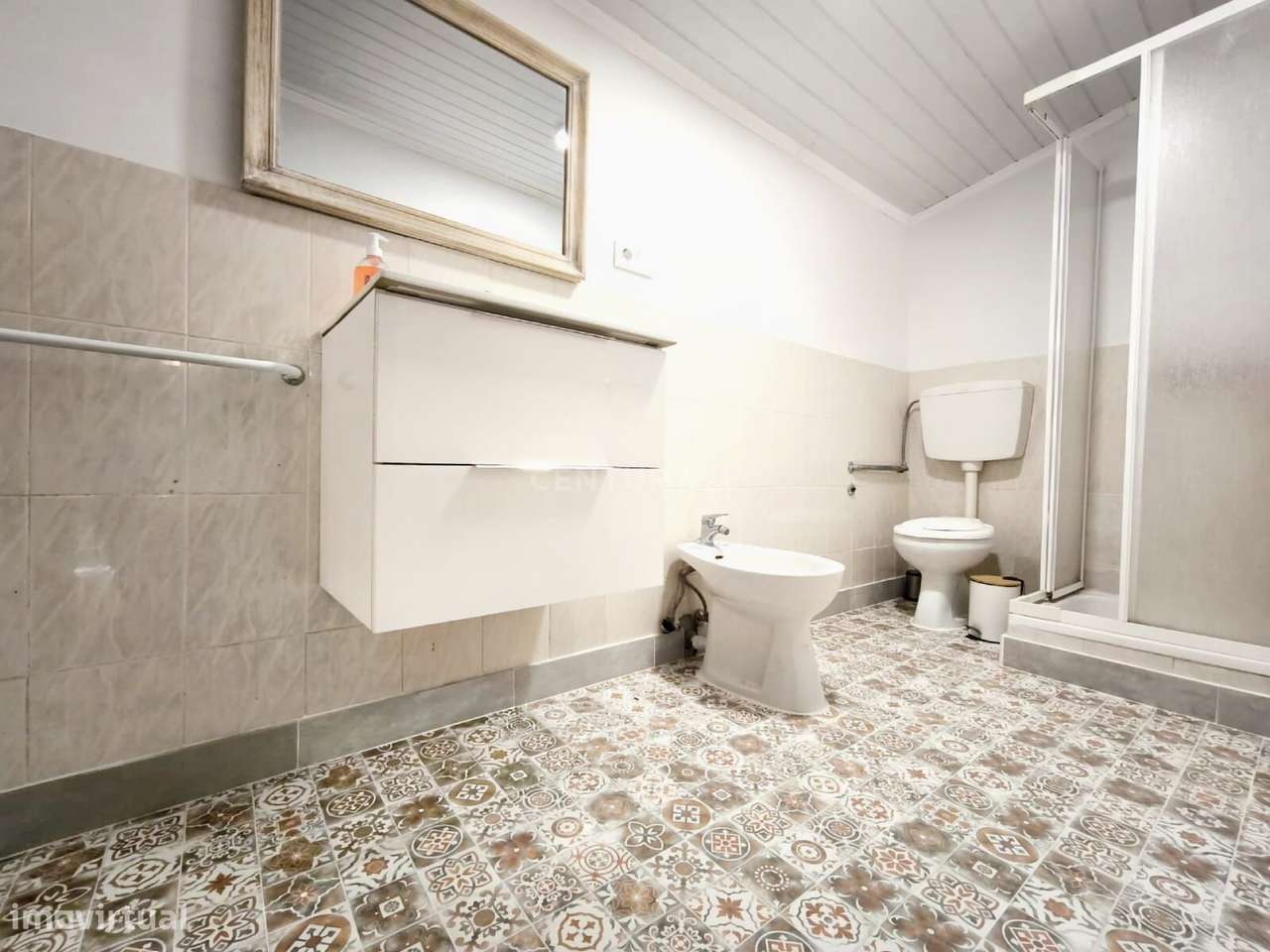 Moradia T4 Renovada no Centro da Vila de Nordeste - Grande imagem: 5/24