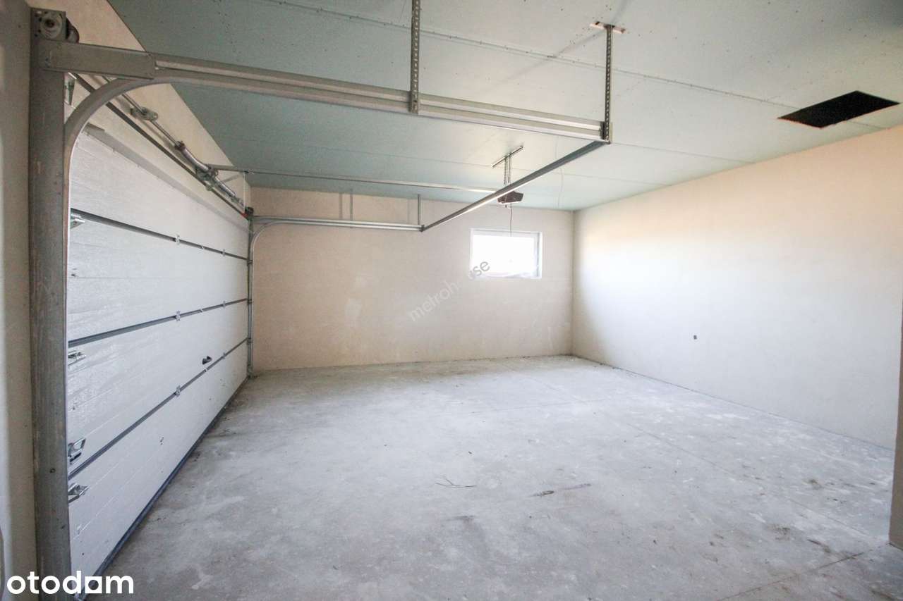 Nowy parterowy dom stan deweloperski 4 pokoje garaż-9