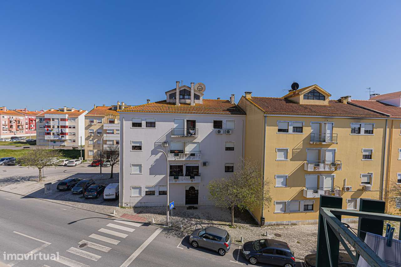 Apartamento de 4 assoalhadas no centro da Moita-36