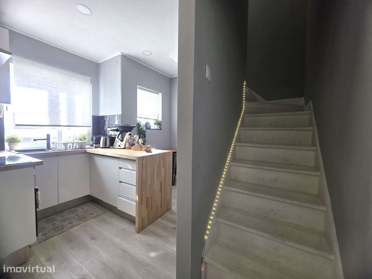 Apartamento T2 Duplex Recuperado - A 70m da Praia do Ouro-20