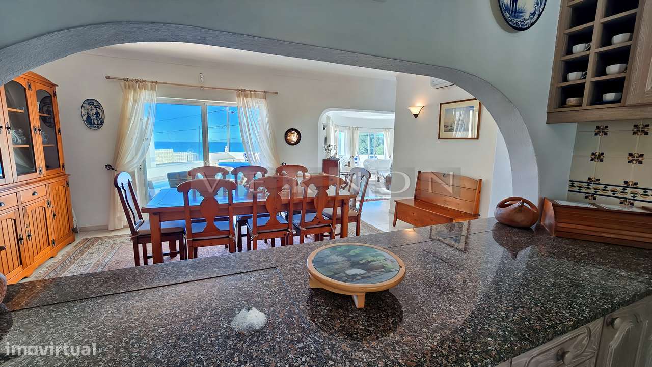 Algarve, para venda, moradia T5 primeira linha do mar com piscina aque-18