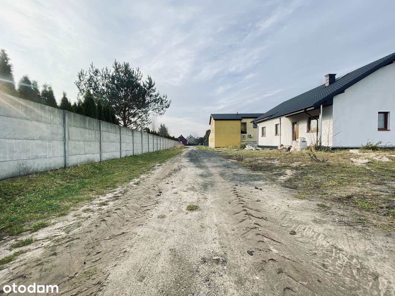 Prąd, woda, kanalizacja | Droga utwardzona | Prostokąt | Płaska | Park-9