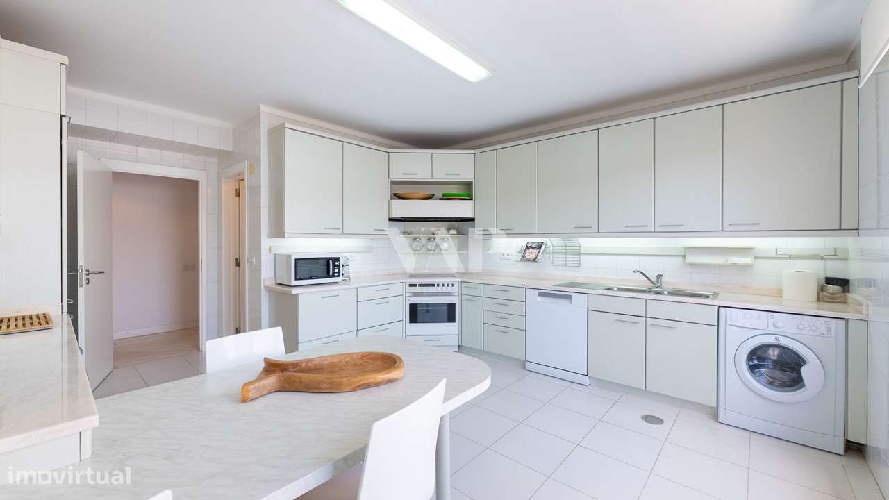 Apartamento T3+1 com Vista para a Marina de Vilamoura - Grande imagem: 5/35