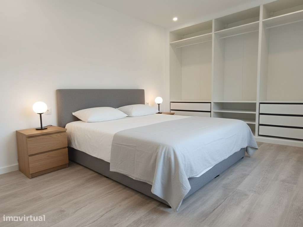 Apartamento T1 c/ Arrecadação Renovado em Porto Salvo - Grande imagem: 5/21