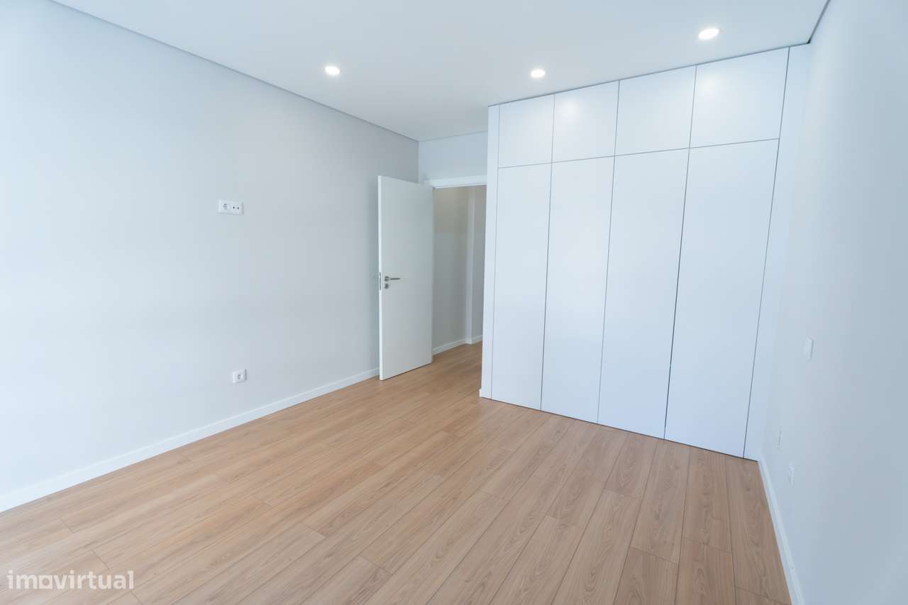 Apartamento T2 Renovado no Centro de Estarreja-10