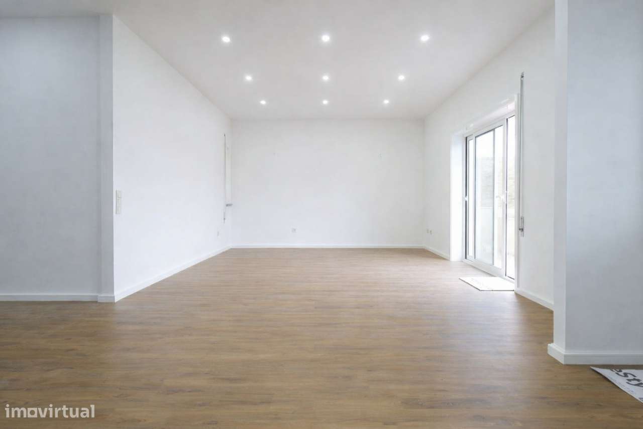 Apartamento T3 remodelado com varanda, garagem em Águas Santas - Grande imagem: 4/15