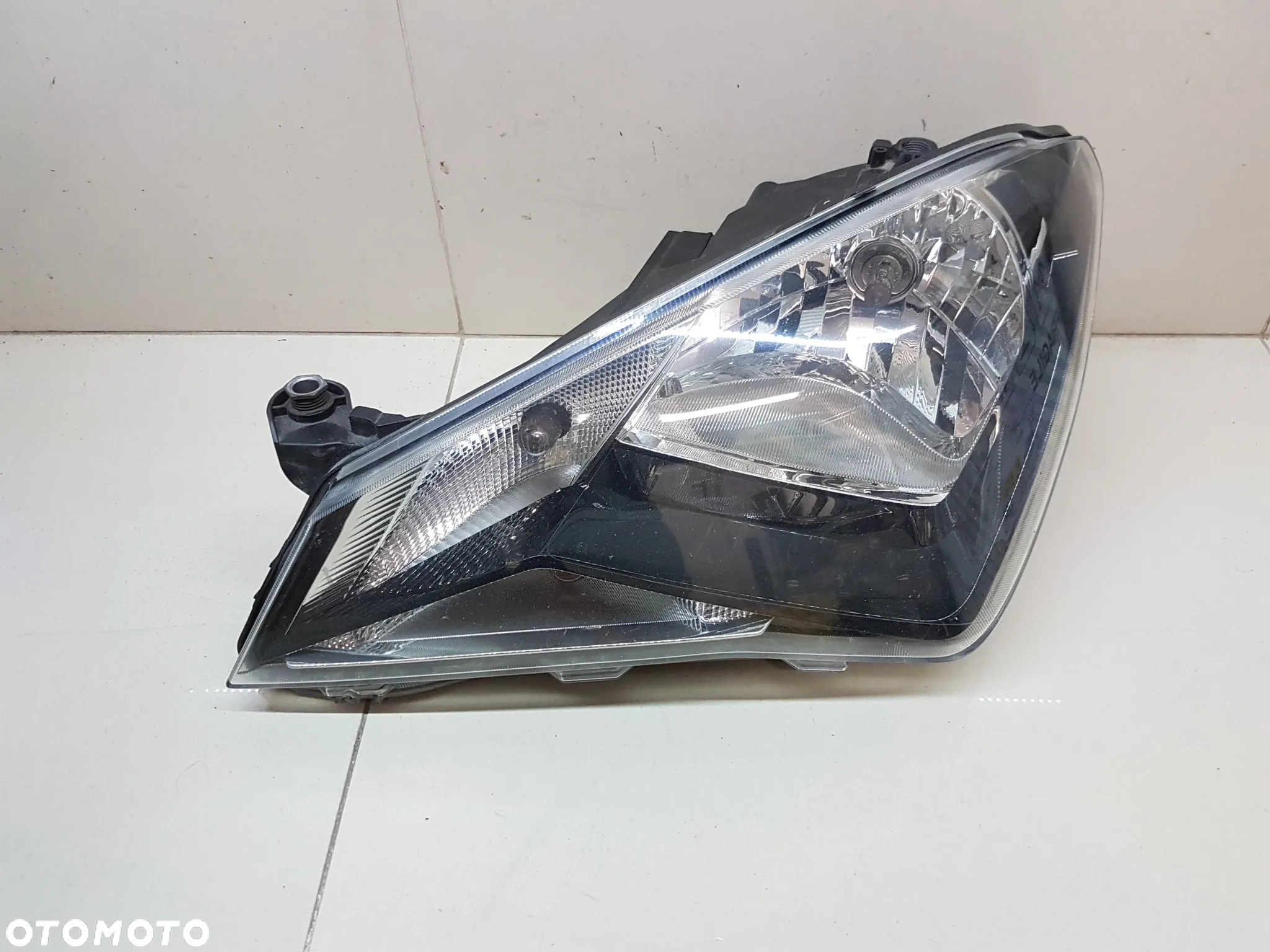 SEAT MII LAMPA PRZEDNIA LEWA - 2