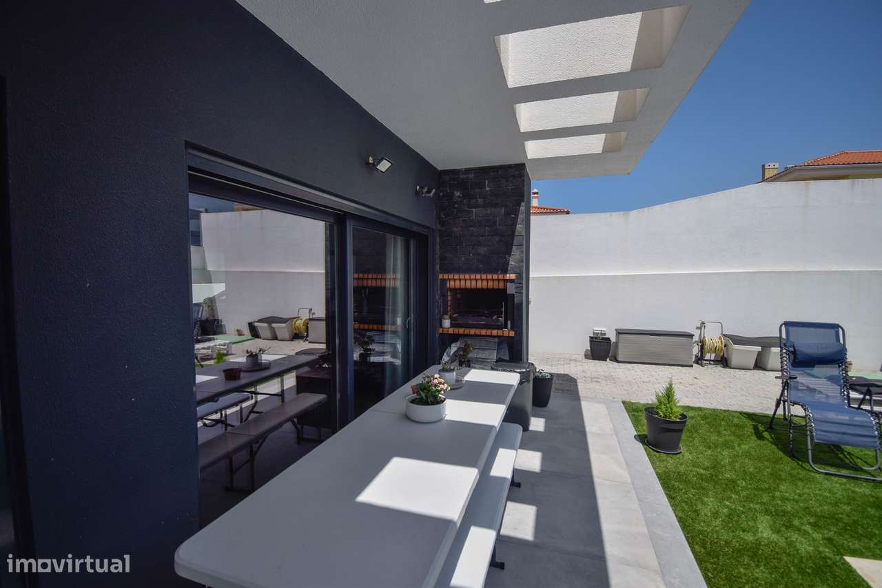 Moradia T4 com Piscina e Jardim em Alcabideche, Cascais-45